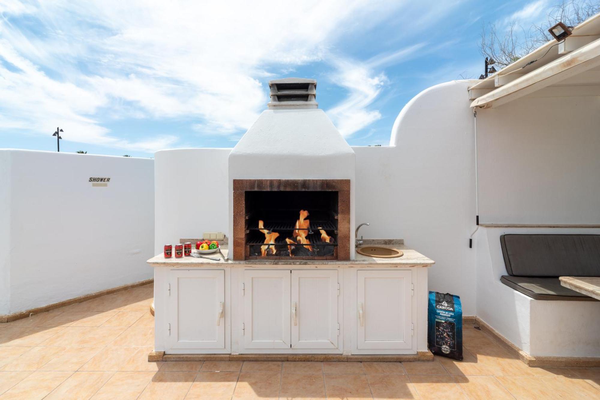 Villa Michelle - Lh114 By Villas Now Ltd Playa Blanca  Bagian luar foto