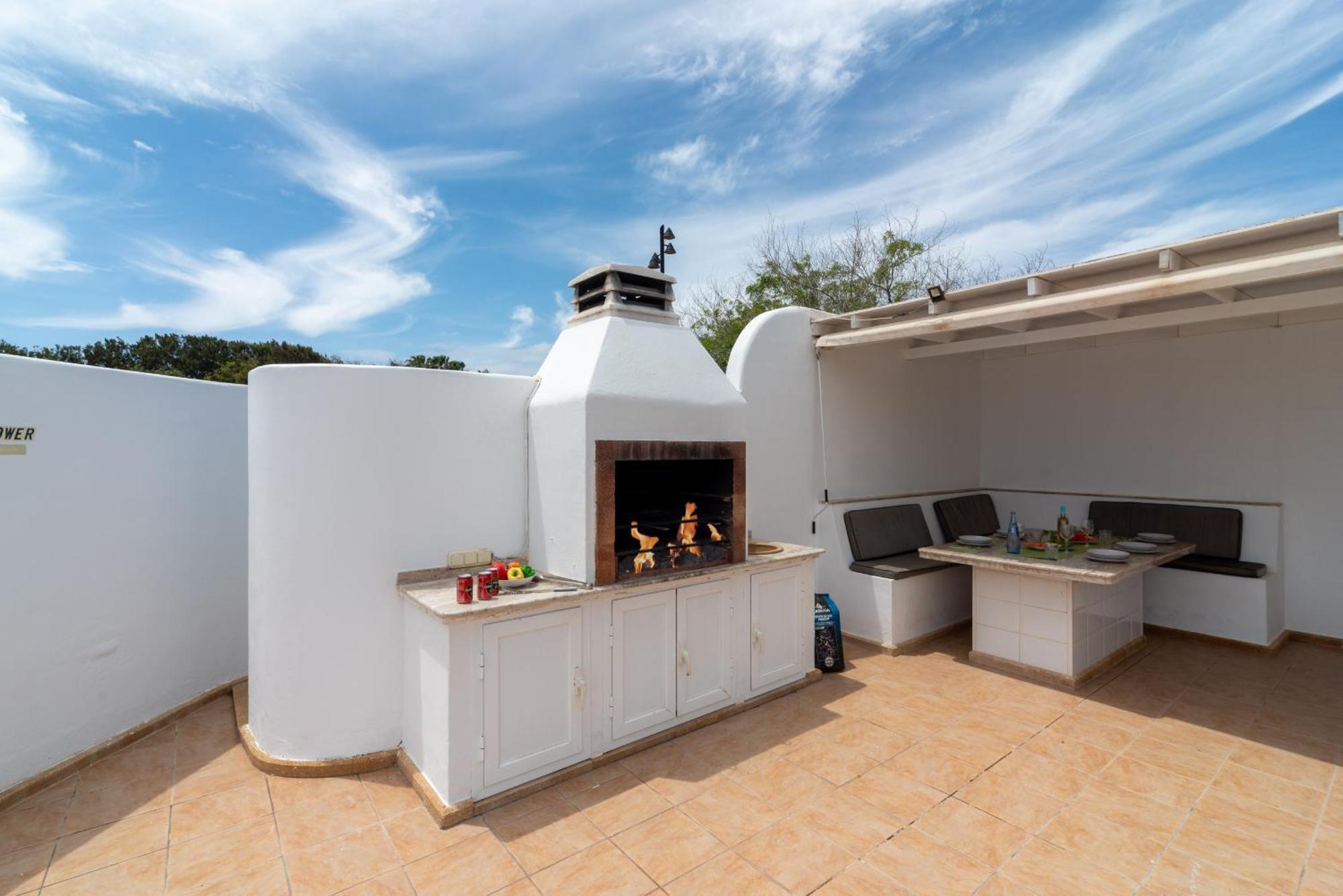 Villa Michelle - Lh114 By Villas Now Ltd Playa Blanca  Bagian luar foto