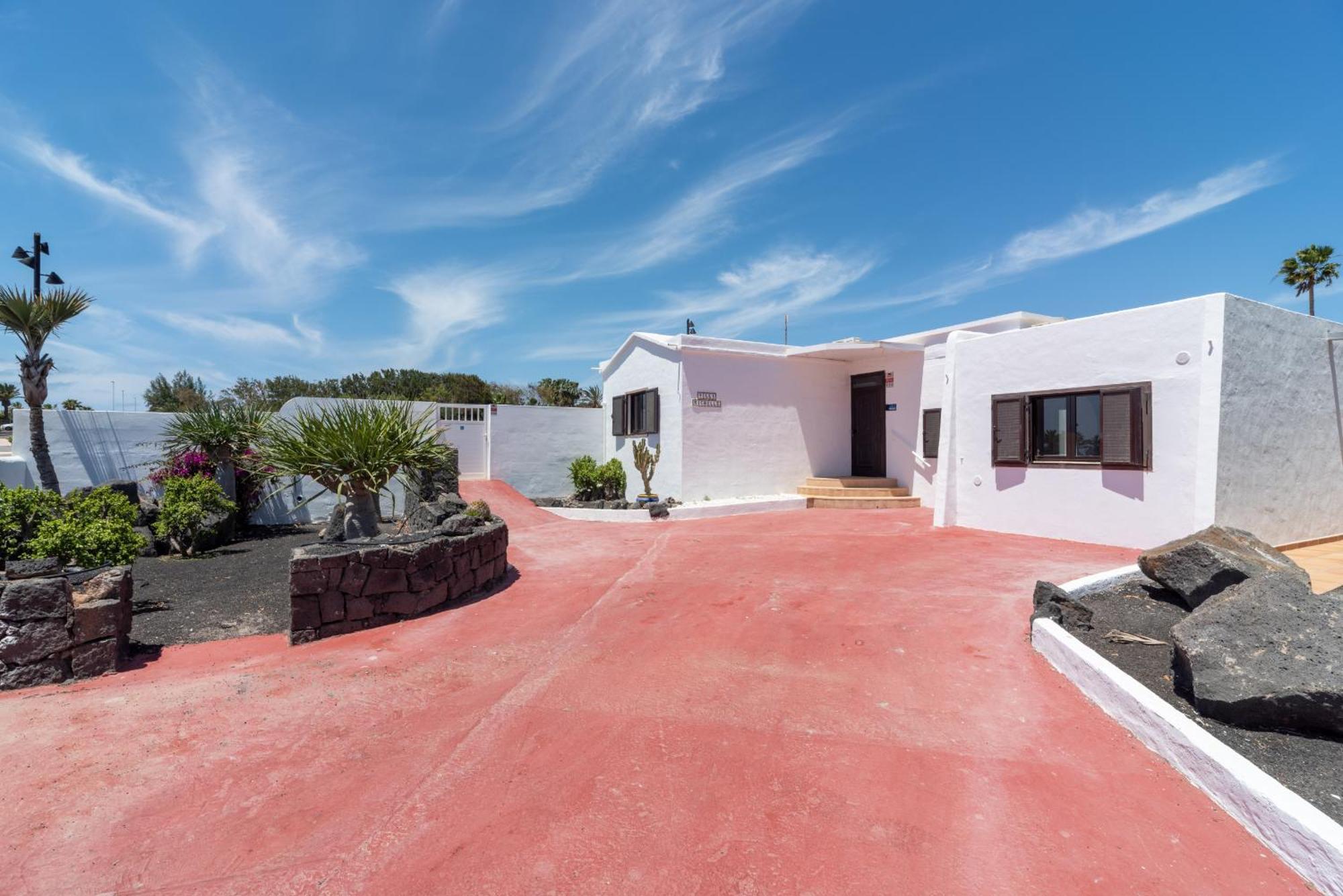 Villa Michelle - Lh114 By Villas Now Ltd Playa Blanca  Bagian luar foto