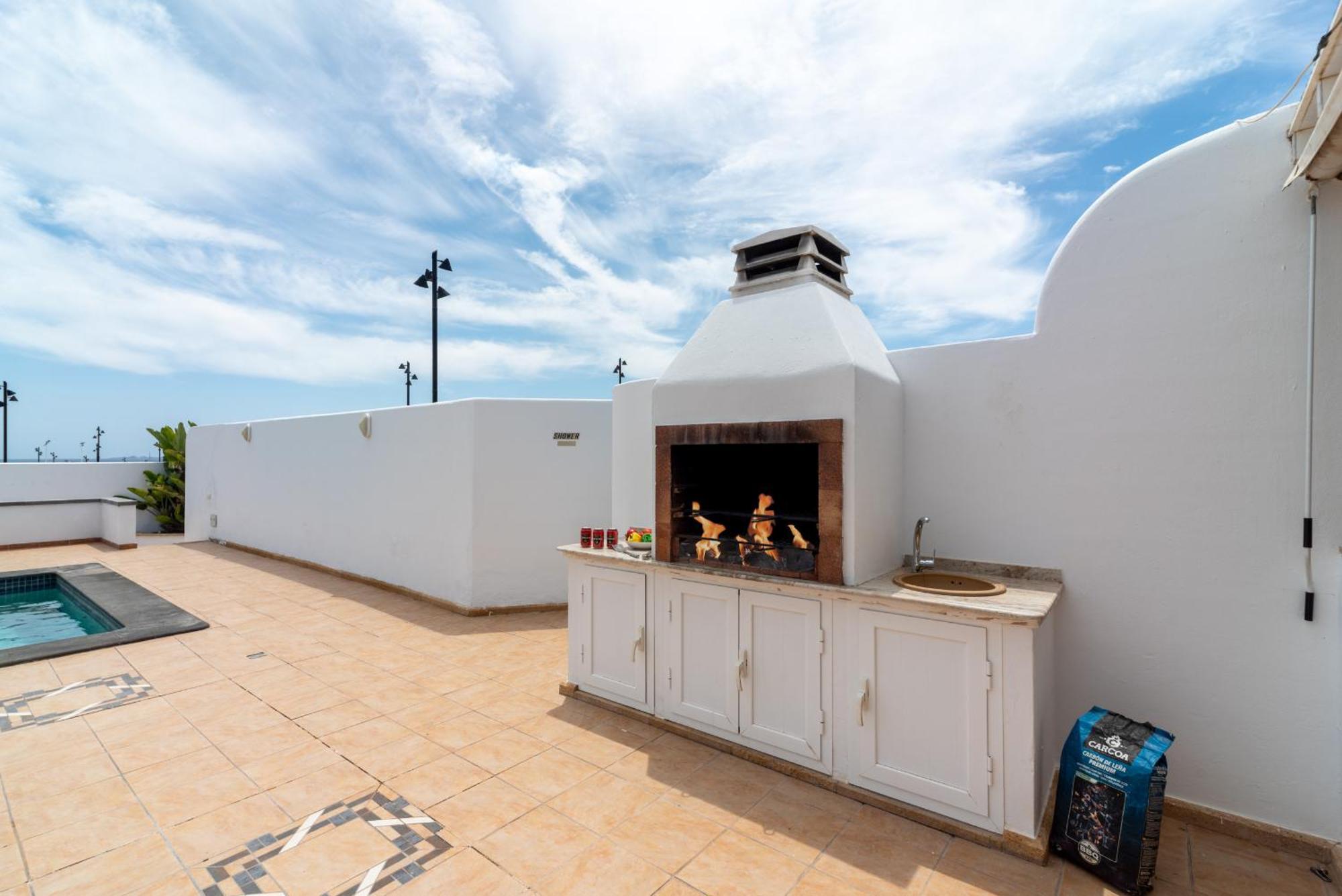 Villa Michelle - Lh114 By Villas Now Ltd Playa Blanca  Bagian luar foto